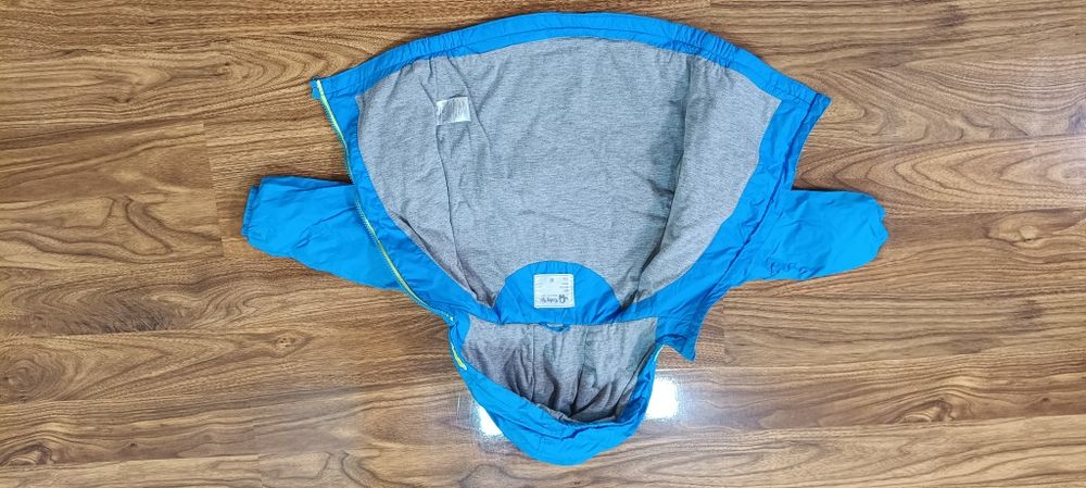 Демисезонная куртка на мальчика