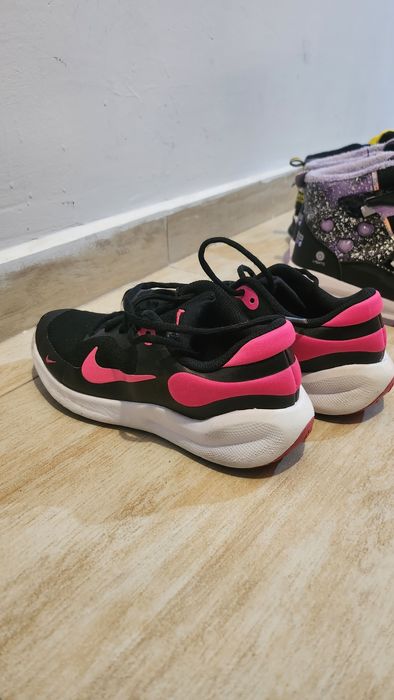 Детски обувки Nike 'Revolution 7' в розово и черно