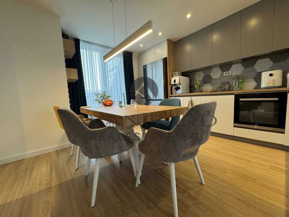 Продава се Тристаен апартамент в Пловдив, Тракия - 93 кв.м за 2457 €/кв.м - Снимка #2