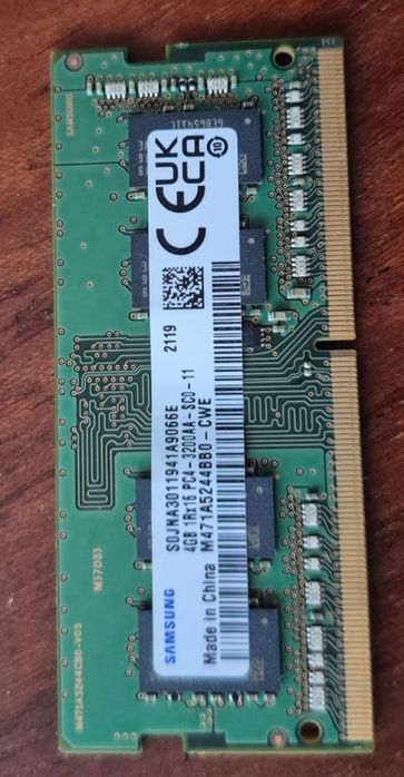 Vând memorie ram laptop 4 gb ddr4 , pc 3200.