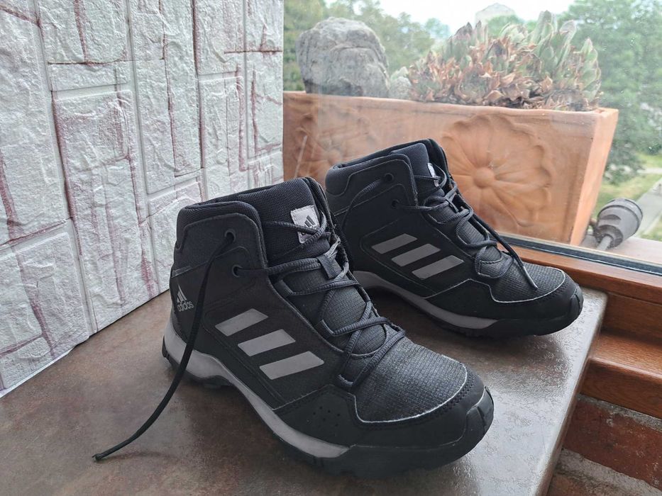 детски ботуши,зимни обувки,боти,апрески,Adidas номер36 за момче,адид
