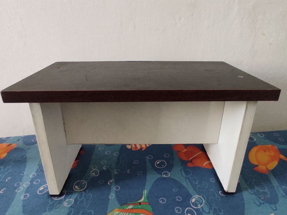 Табурет маленький