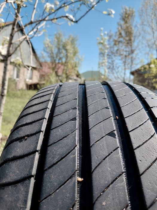 Шины MICHELIN 215×45×17