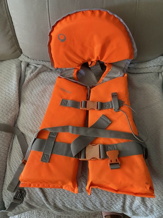 Vesta apa copii 30-40kg cu flluier Decathlon