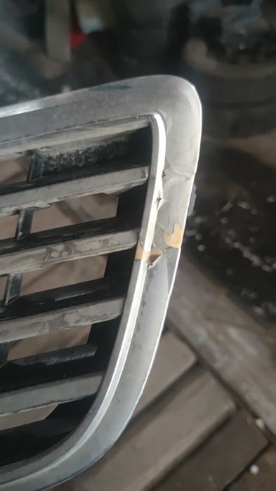 Решетка , крылья . Молдинг w211