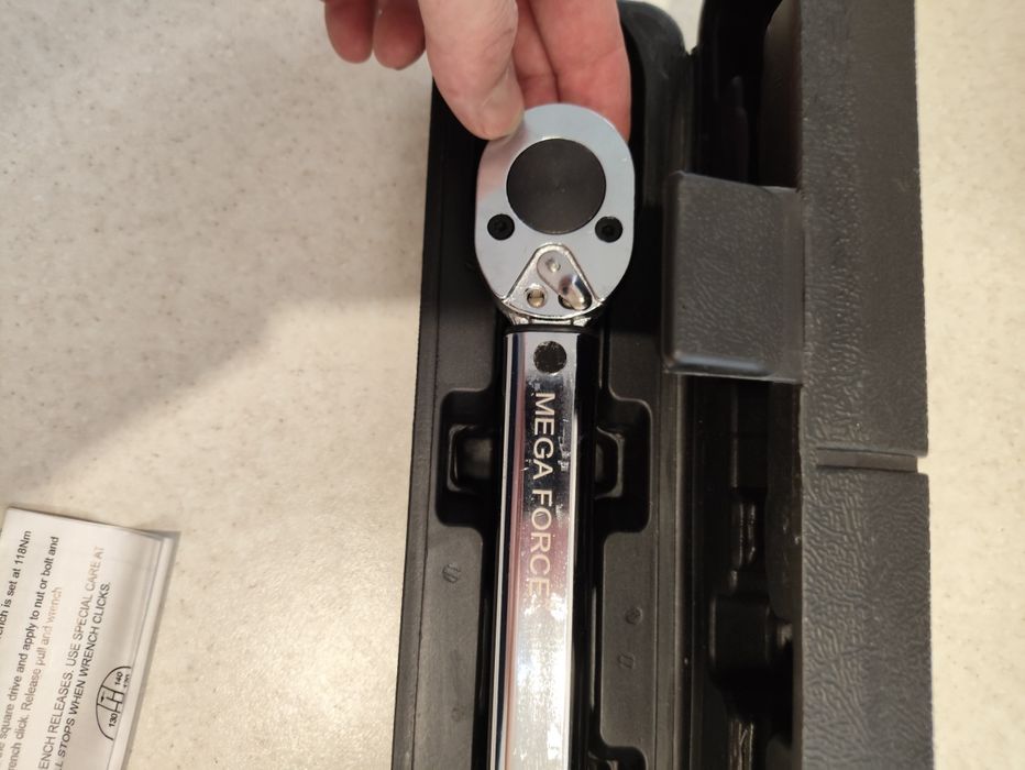 Динамометрический ключ 28-210