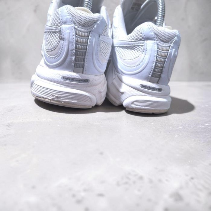 Vetements x Reebok Spike Runner 200 White – Mărimea 40