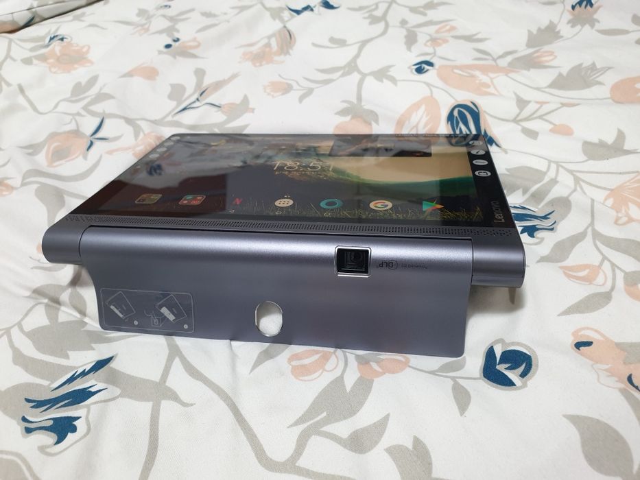 Tableta cu videoproiector Lenovo Yoga Tab 3 PRO