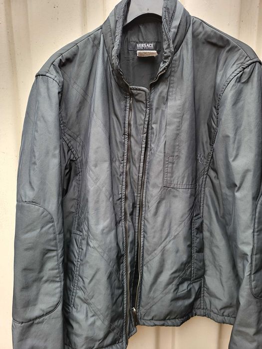 Jachetă bărbați  nu prea groasa, pentru toamna. VERSACE