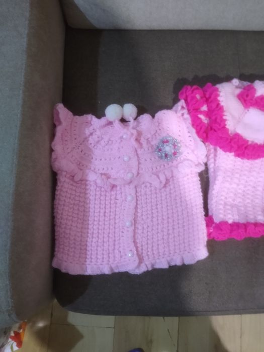 Ръчно плетени бебешки дрешки