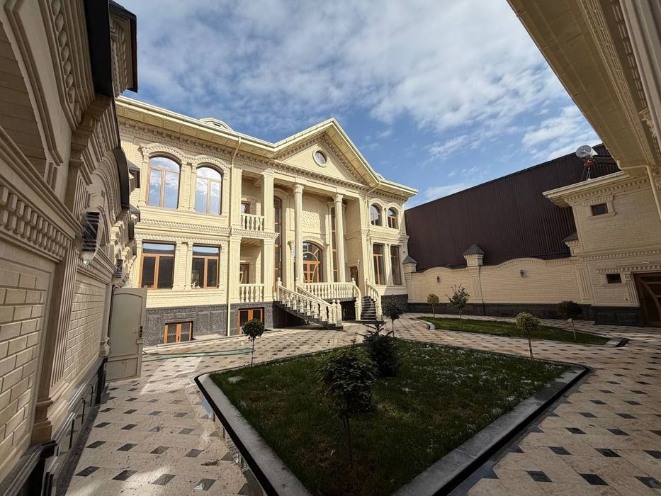 Ховли уй сотилади