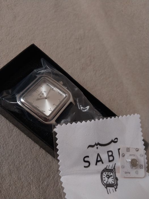 Продается часы арабские