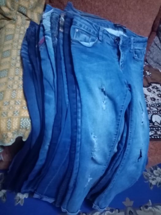 Джинсы на девушку