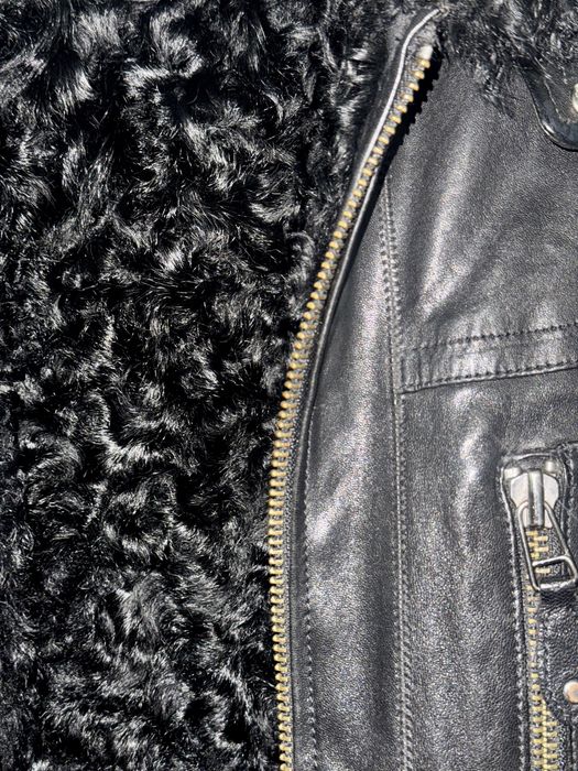 Кожанная куртка с каракулем