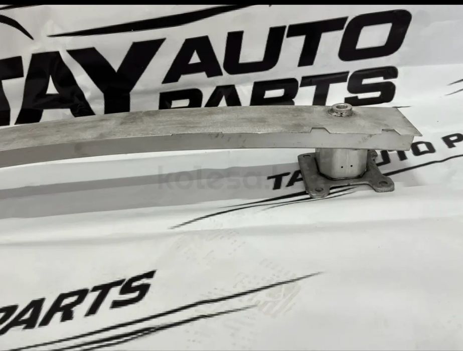 Усилитель заднего бампера L7,L8