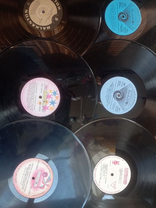 Стари грамофонни плочи