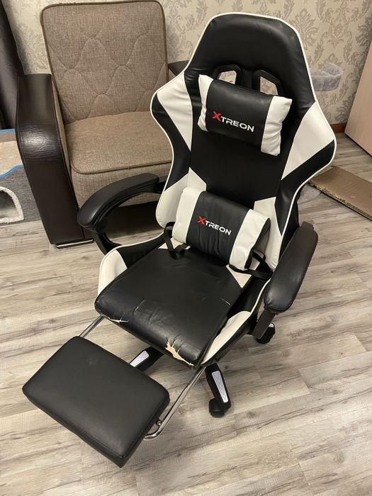 Геймерское кресло Xtreon
