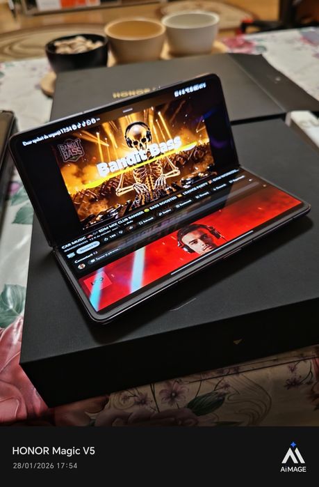 Honor Magic V2 -512 GB Că Nou / Purple / Factura și Garanție !