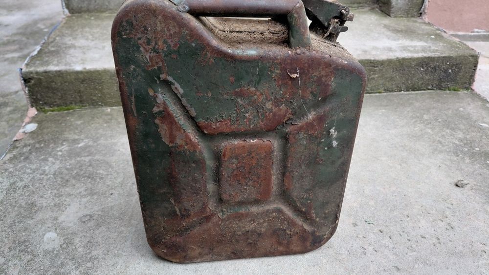 Ретро туба за гориво