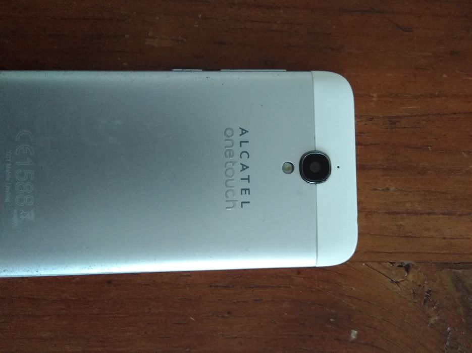Продавам телефон Alcatel one touch ibol 2 mini android