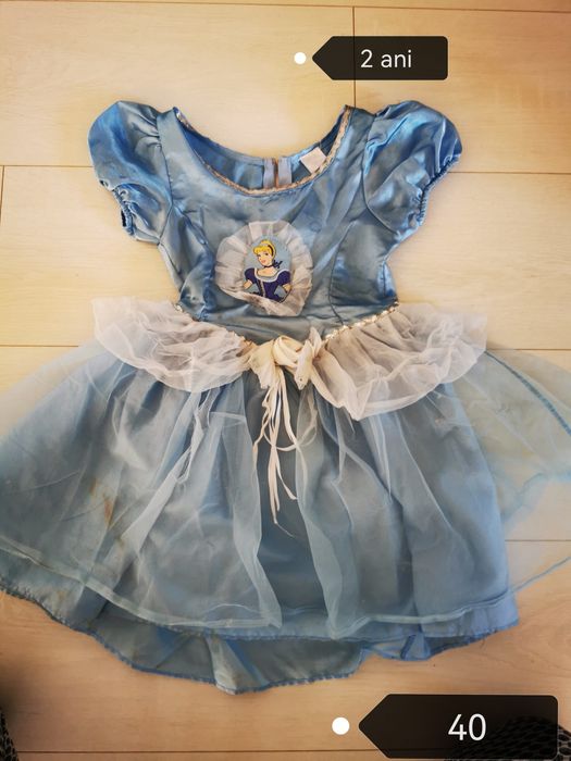 Vând costumații carnaval copii