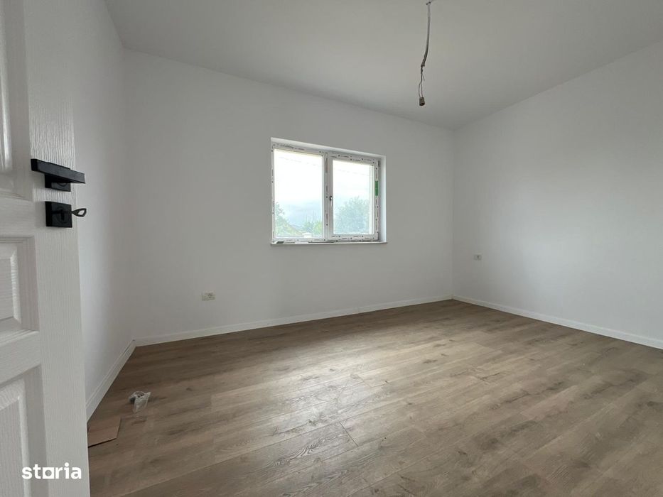 OFERTA EXCLUSIVA: Vila superba, teren generos, strada asfaltata