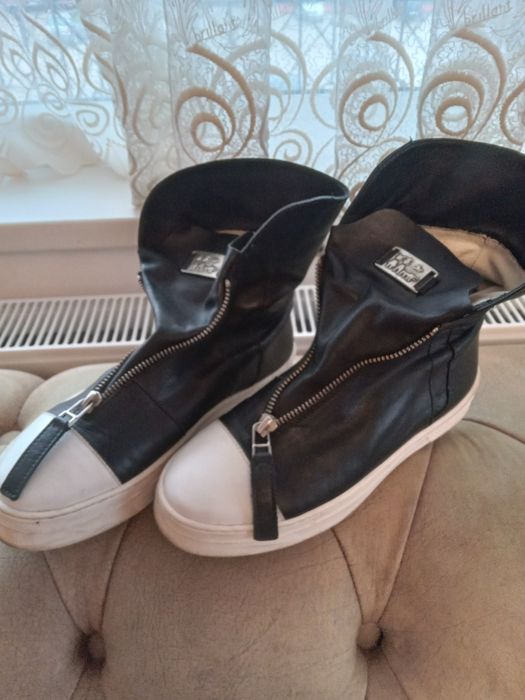 Дамски боти и ботуши