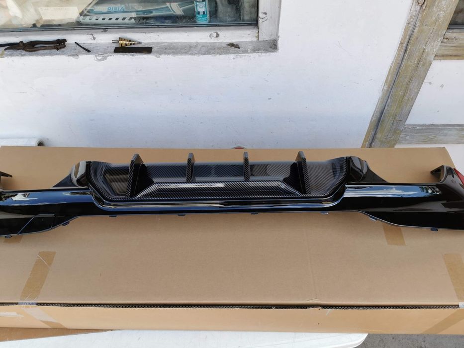 Difuzor Spate BMW 5ar G30 G31 (2017+) M5 Design Negru Lucios+carbon