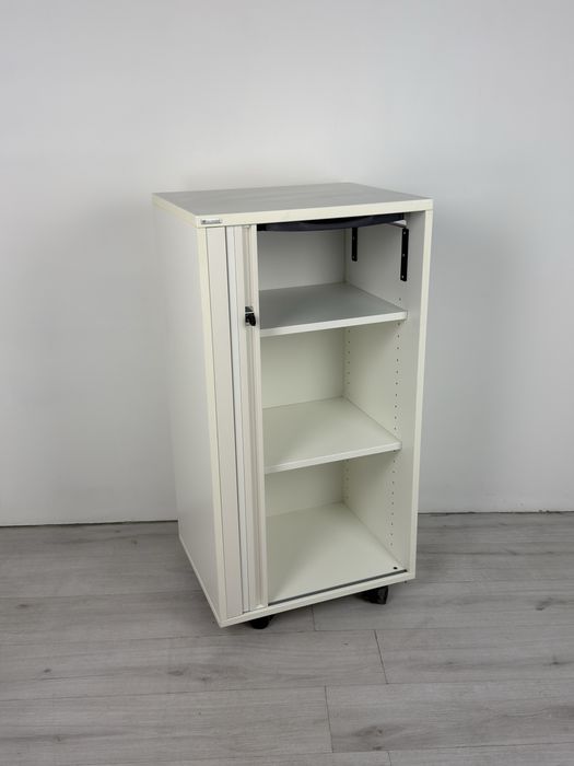 Практичен и компактен шкаф с подвижни колелца, обзавеждане