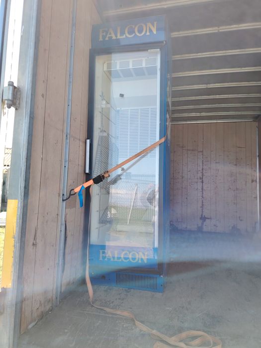 Вертикална хладилна плюсова витрина