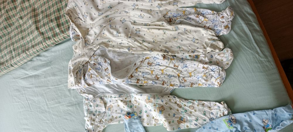 Лот бебешки пижами и ромпъри