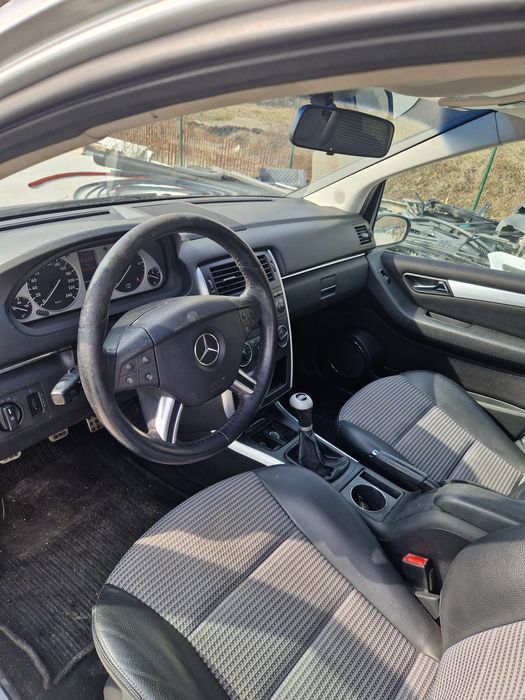 Mercedes B180 CDI (НА ЧАСТИ)