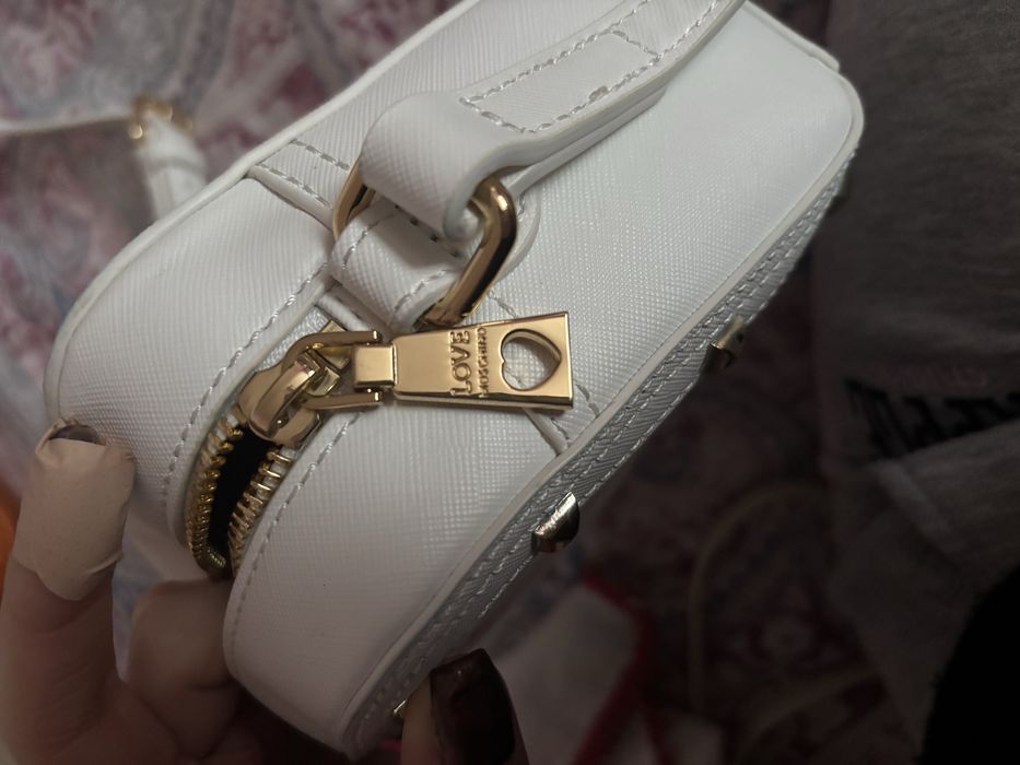 Бяла чанта Love moschino