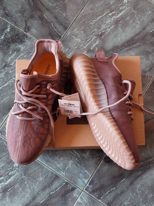 Маратонки ADIDAS YEEZY BOOST 350 44 2/3 нови