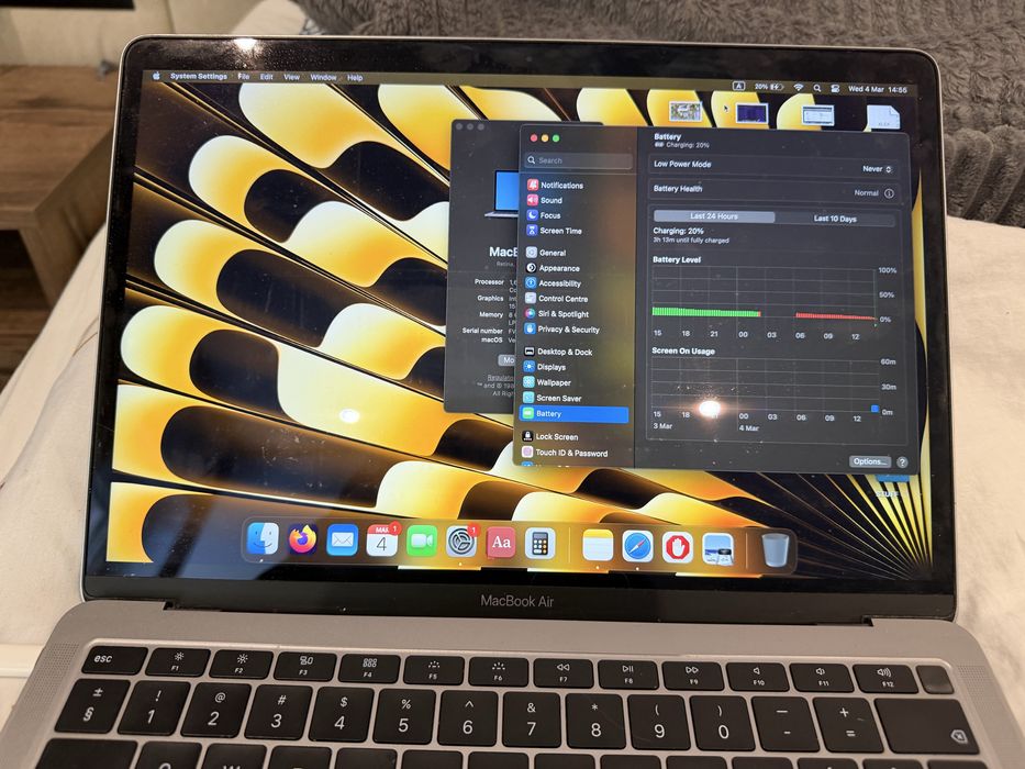 MacBook Air 13” Retina 2019 / i5 / 8GB RAM / 128GB SSD / Много запазен
