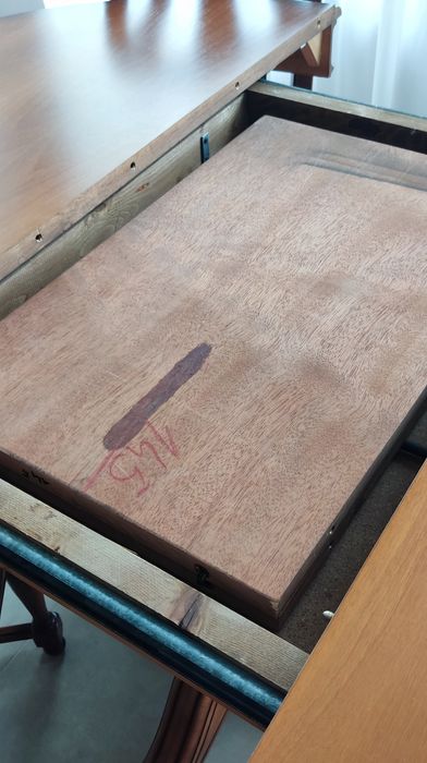 Masa cu 6 scaune din lemn masiv de Meranti