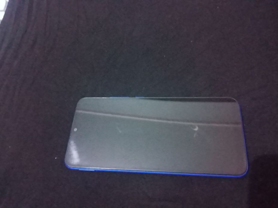 Redmi 9a 32gb holati alo ekranda azgincha singan joyi bor