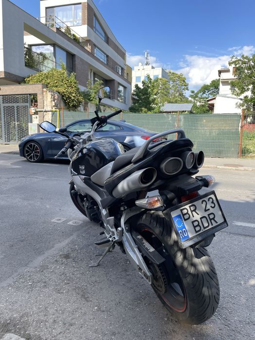 Moto Suzuki GSR600