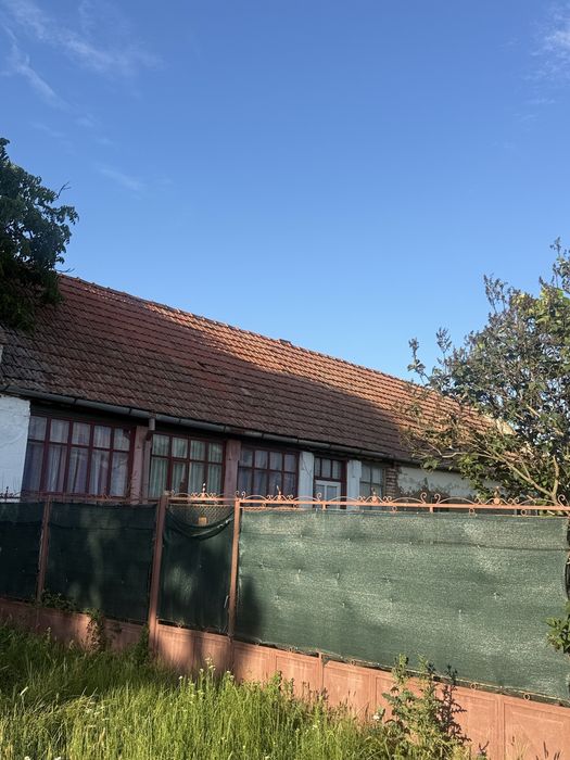 Vand casa in localitatea gelu