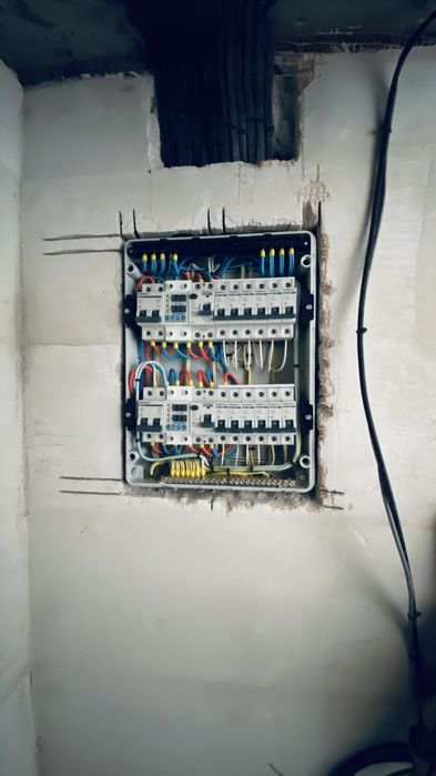 Мастер электрик.