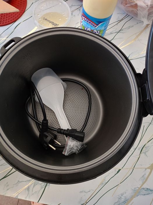 Мультиварка в хорошем состоянии