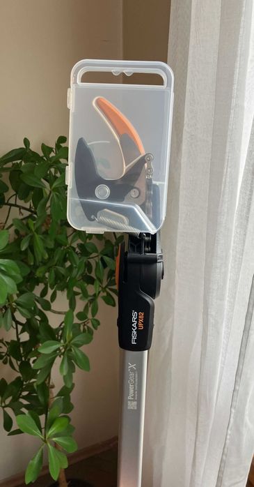 Резачка / Трион / Ръчна за високи клони FISKARS UPX82