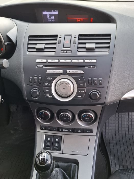 Mazda 3 an 2010 1.6 benzina jenți incalzire Germania