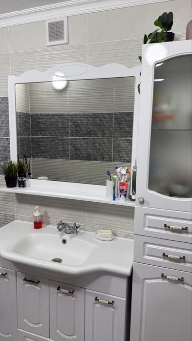 Продается пятикомнатная квартира.