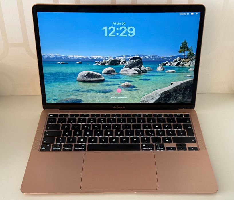 MacBook Air M1 13" - stare foarte buna, 95% baterie (8GB, SSD 256 GB)
