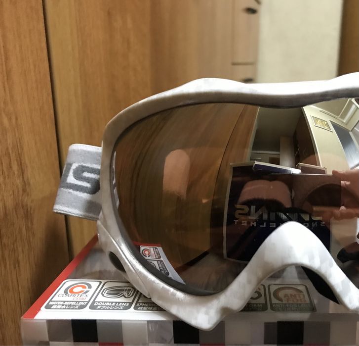 Очки горнолыжные