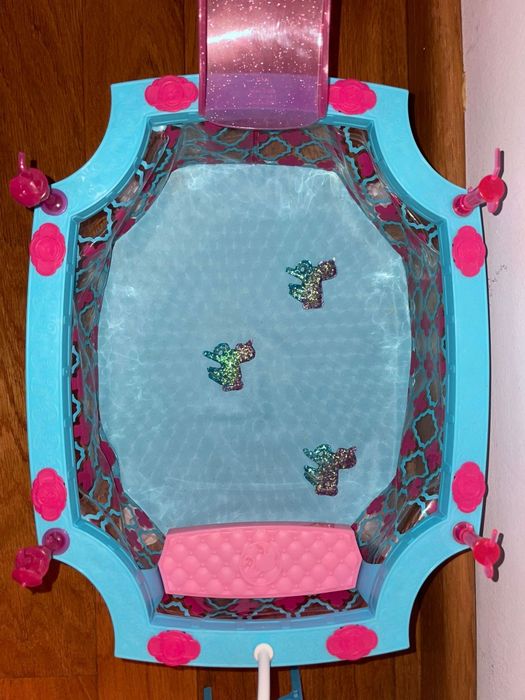 Jucării cu diverse accesorii