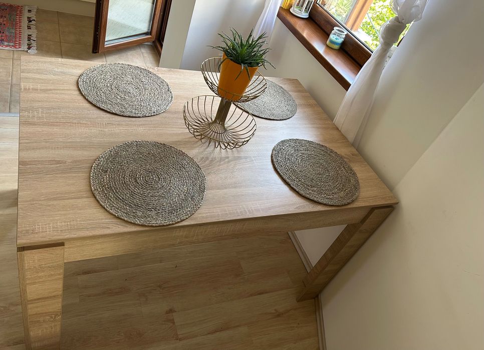 Дървена трапезна меса