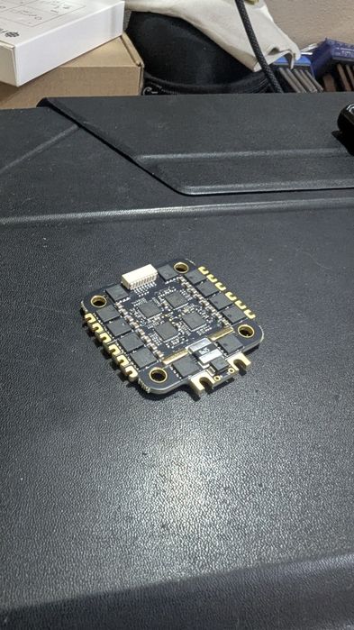 Новый 4-в-1 ESC FlyingRC 45A AM32 (3–6S)