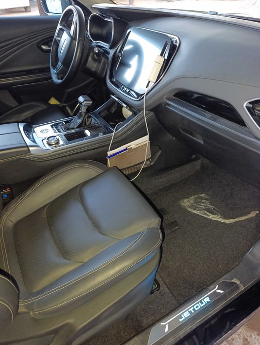 Jetourx70 сотилади. 2023